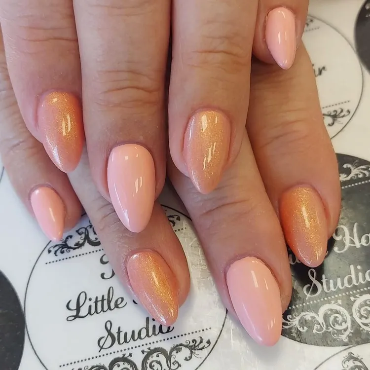 glossy peach fuzz manicure