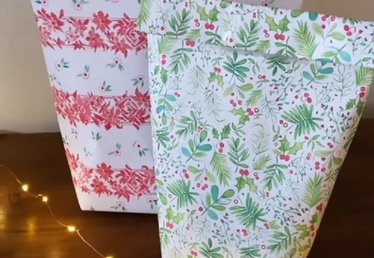 how to make a bag with wrapping paper for christmas guide