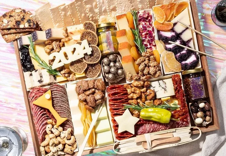 nyew year's charcuteria board ideas