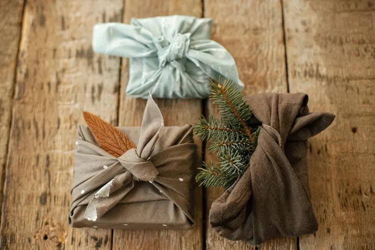organic fabric christmas gift wrap idea sustainable zero waist 2023