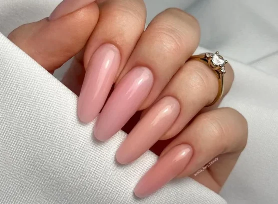 peach fuzz nail trend 2023 2024