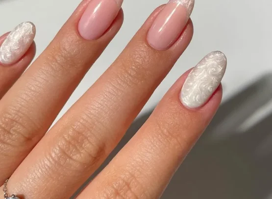 pearl nails trend 2023