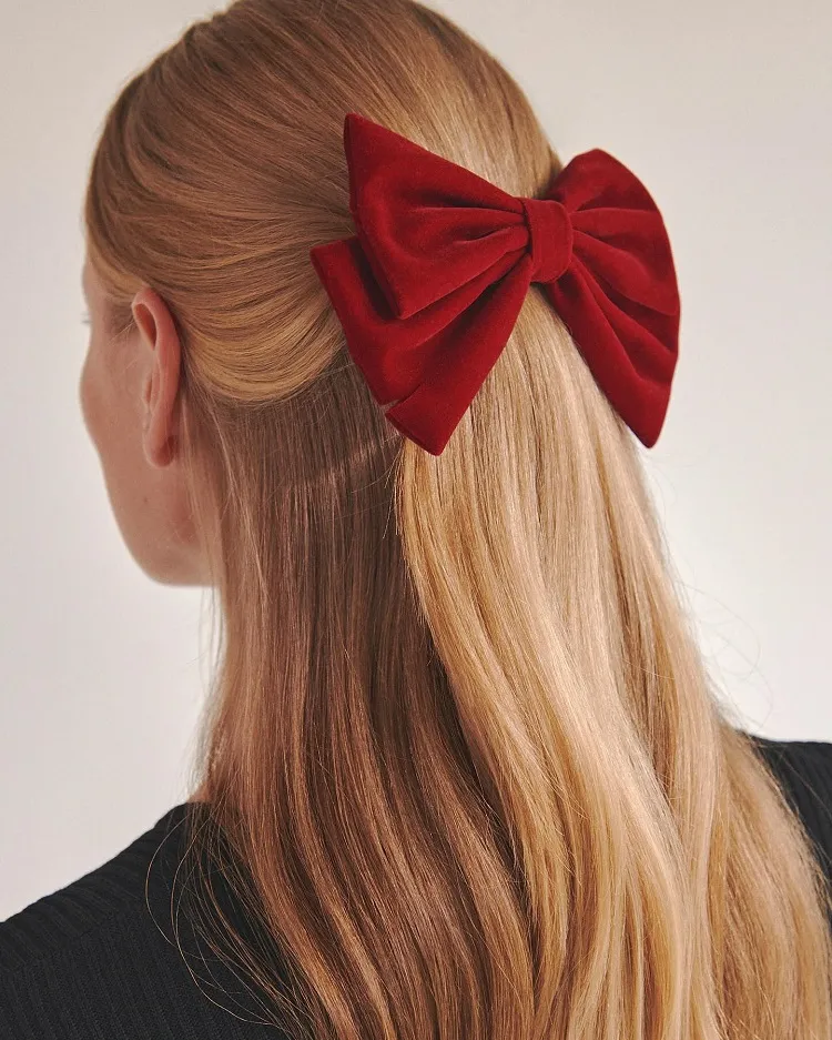 red hair bow clip old money trend winter 2023