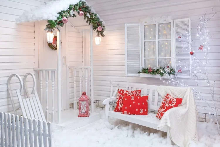small front porch christmas decorating ideas 2023
