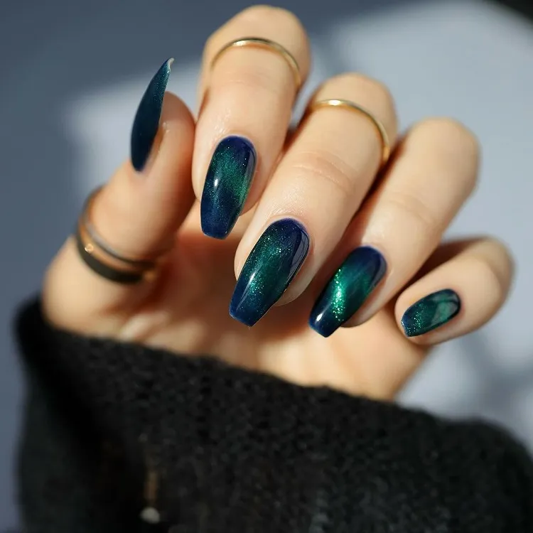 90s grunge nails are back in 2024