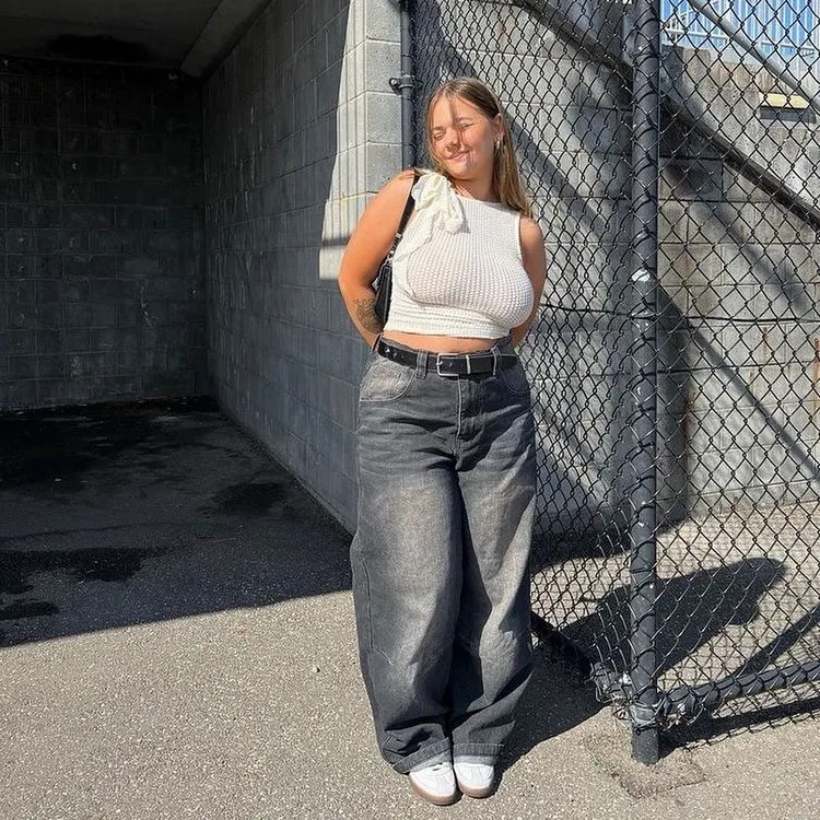 baggy jeans and crop top plus size casual outfits