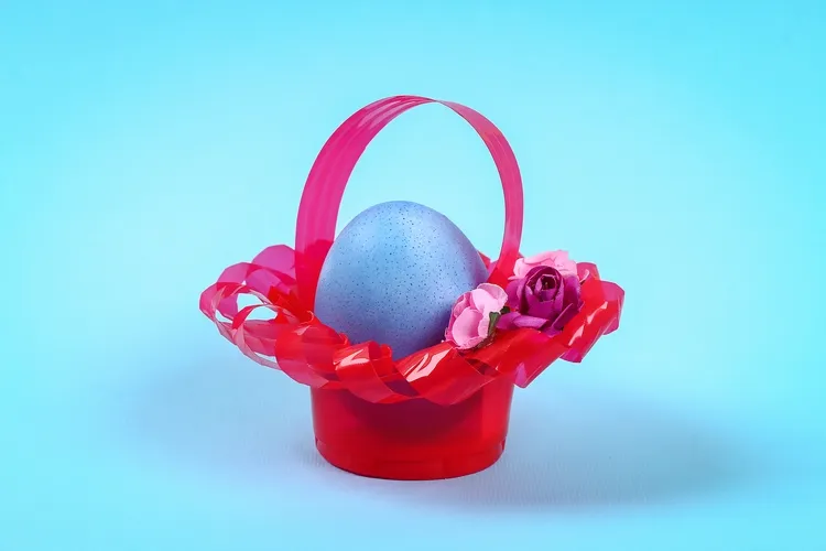 diy mini easter basket from plastic cup