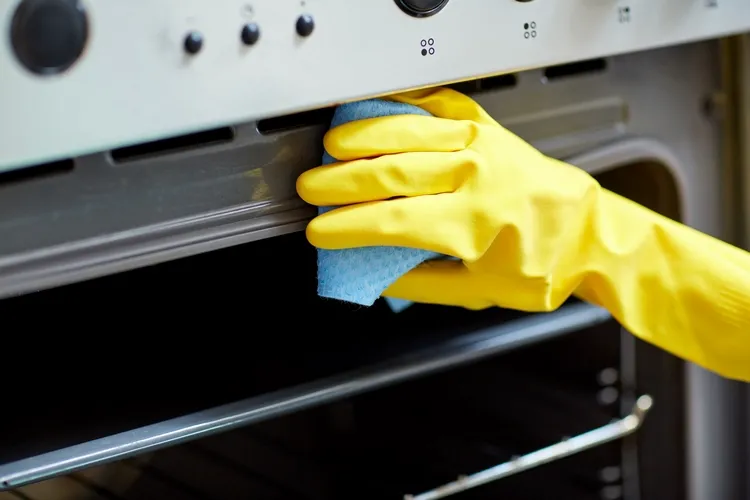 general rules to follow when cleaning the oven