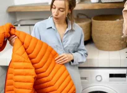how to remove oil stains from a down jacket