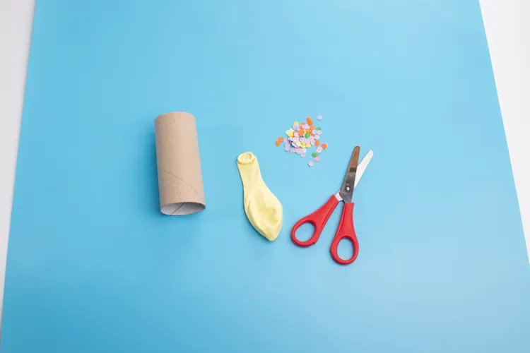 how to make a confetti popper with toilet paper roll materials