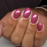 short metallic nails in pink