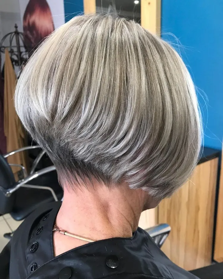 corte de pelo bob apilado para mujeres mayores de 60 peinados rejuvenecedores para mujeres mayores
