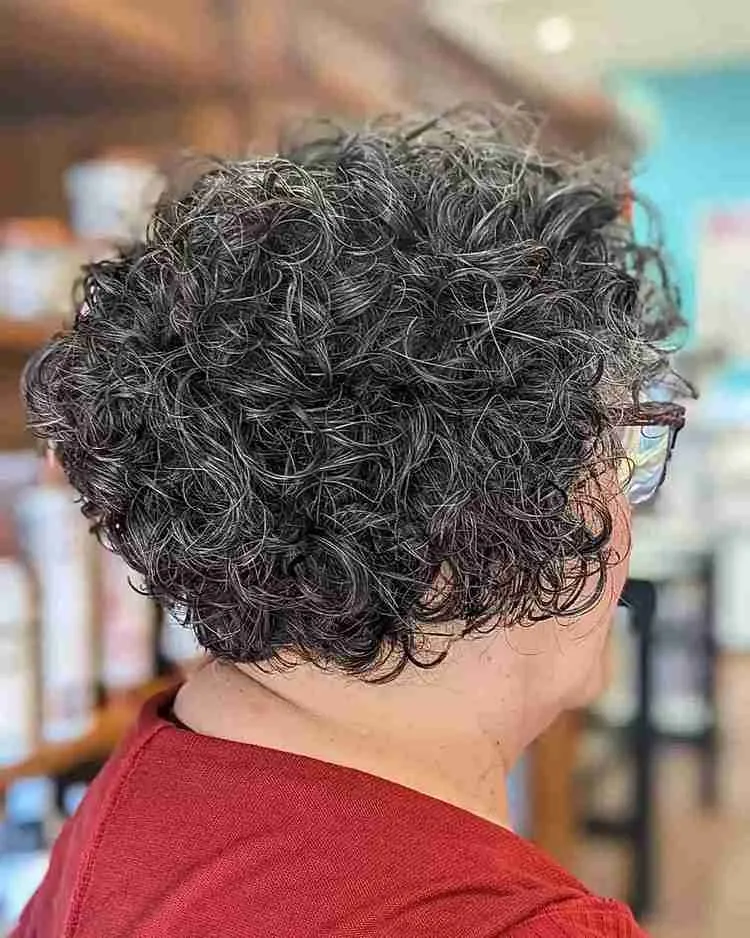 stacked bob for curly hair