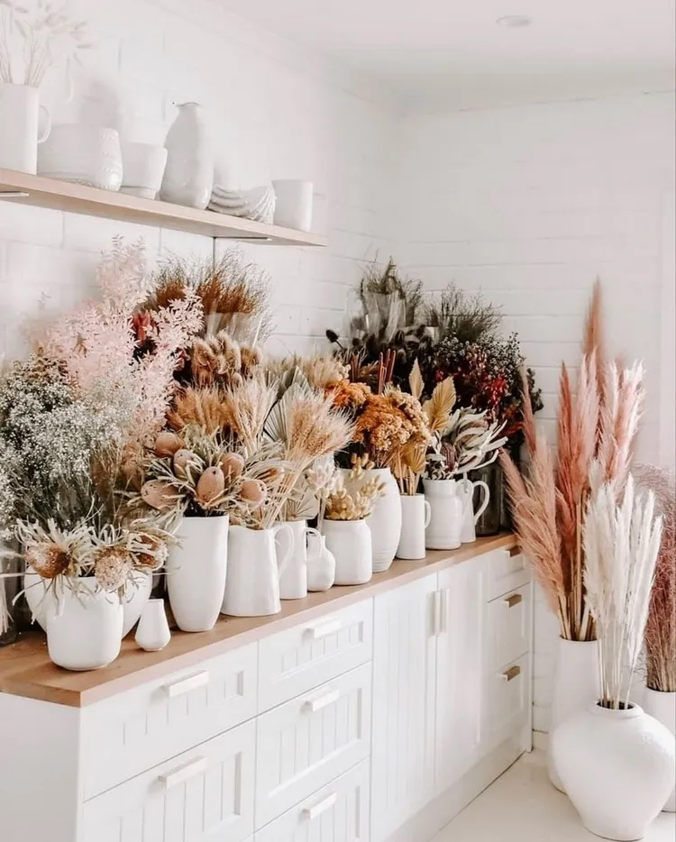 what species to choose for your winter dried flower arrangement
