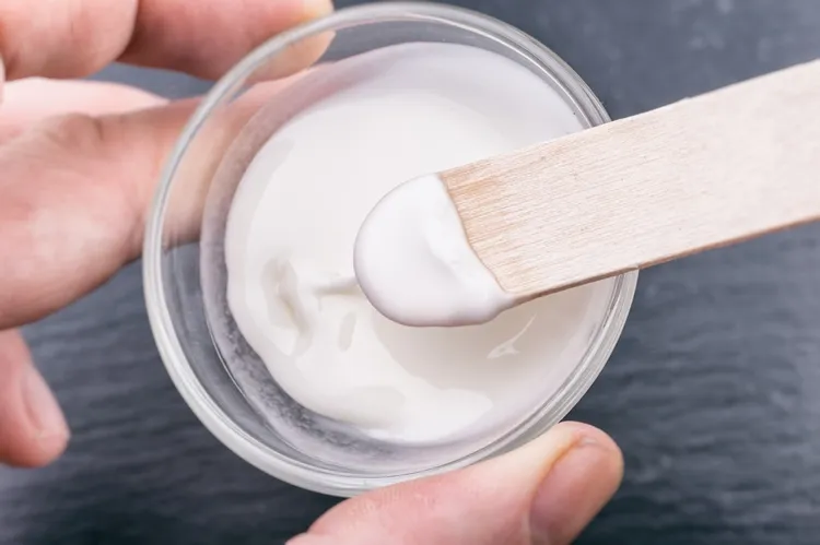 baking soda paste to remove oil stains from marble