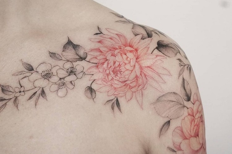 beautiful delicate small birth month flower tattoo ideas 2024