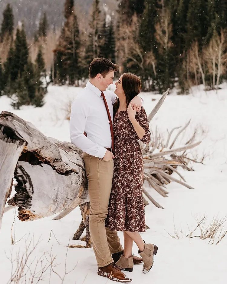 cute winter outfits for engagement photos 2024