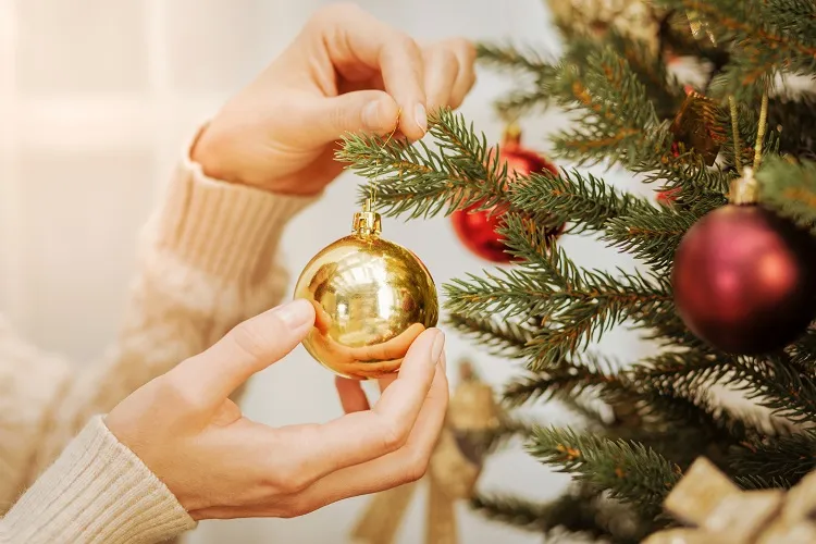 how to care for glass baubles