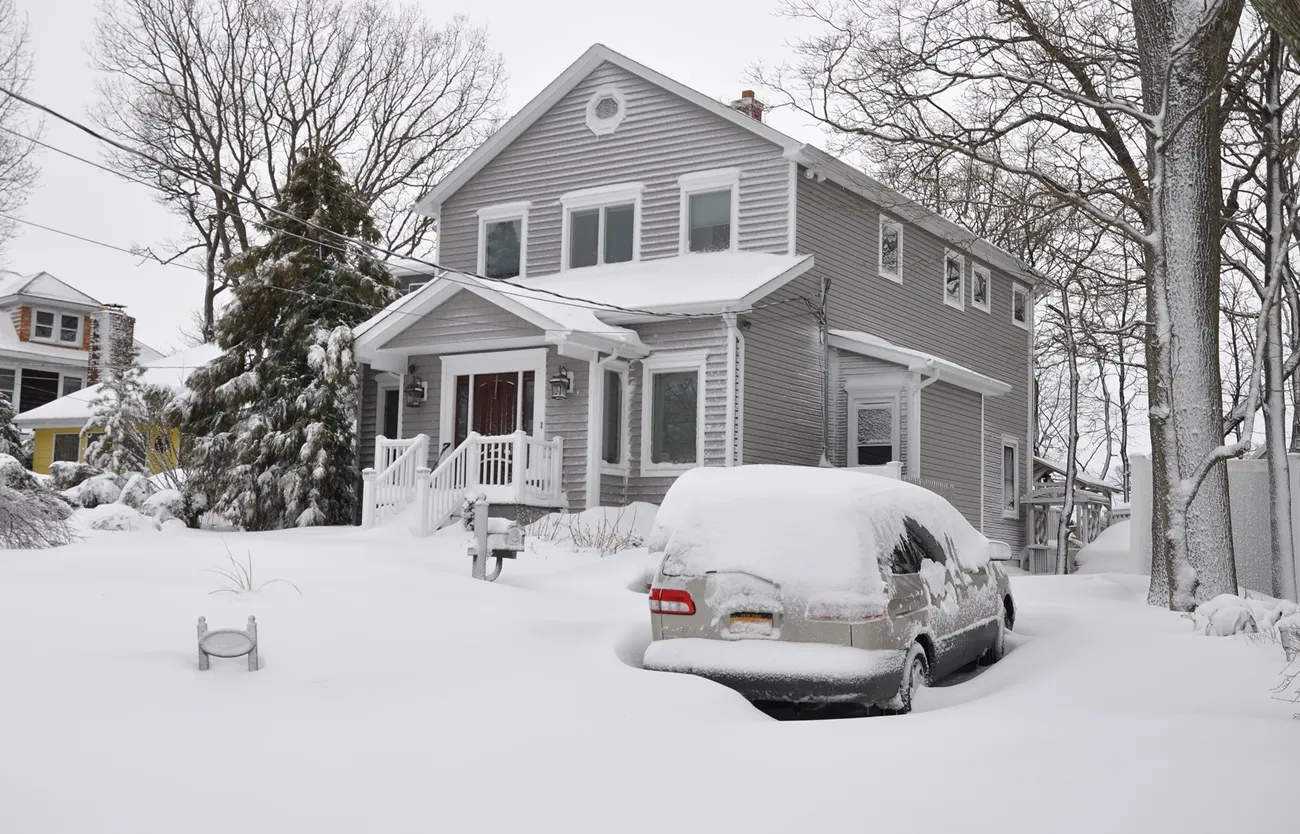 how to protect your house from a winter storm