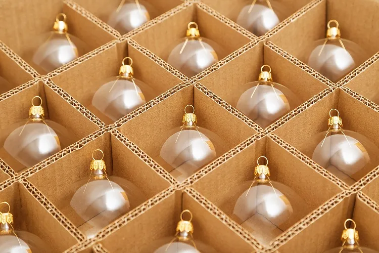 how to store glass christmas baubles