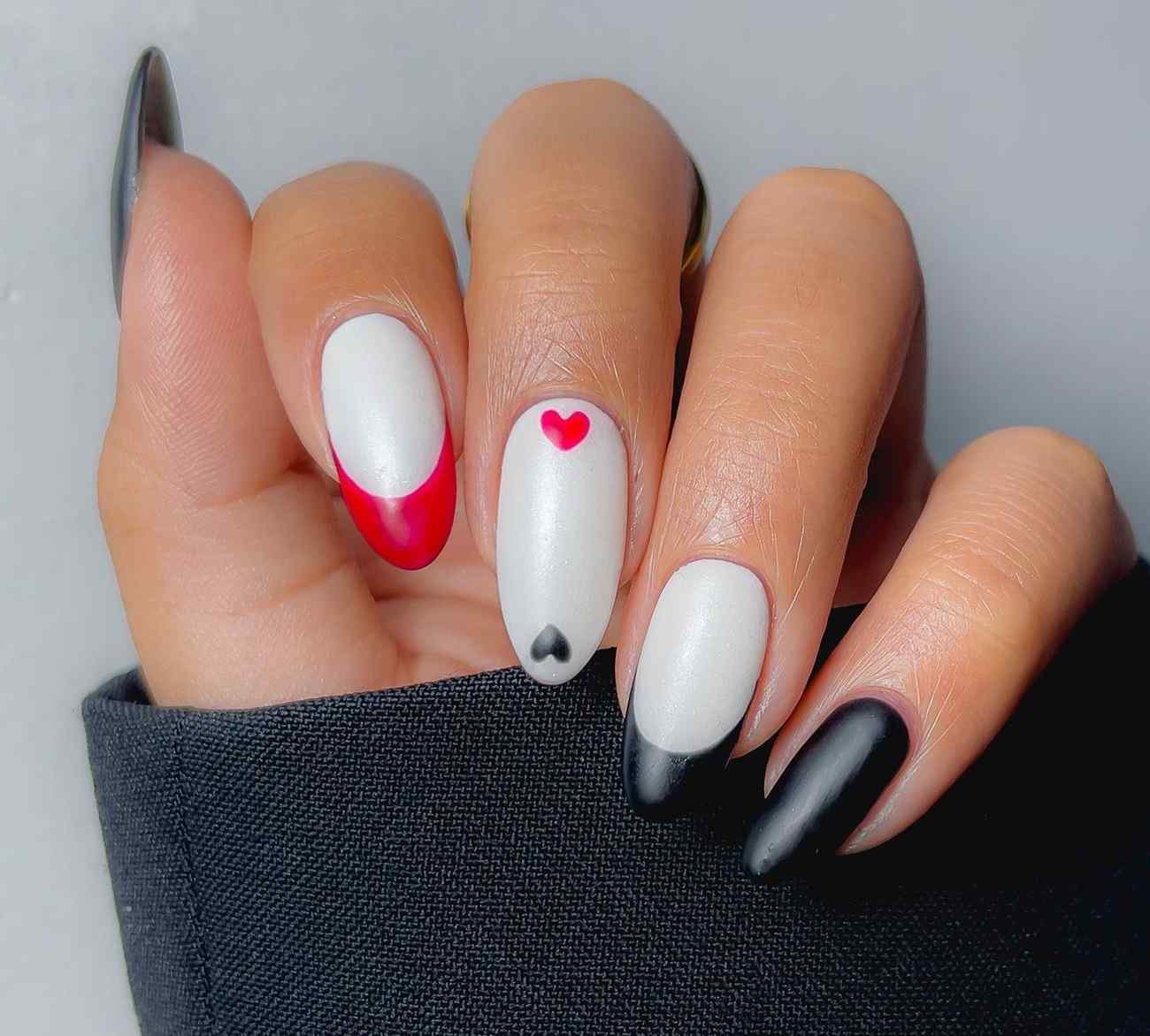 20 Glamorous Red and Black Valentine’s Day Nails for the Season of Love!