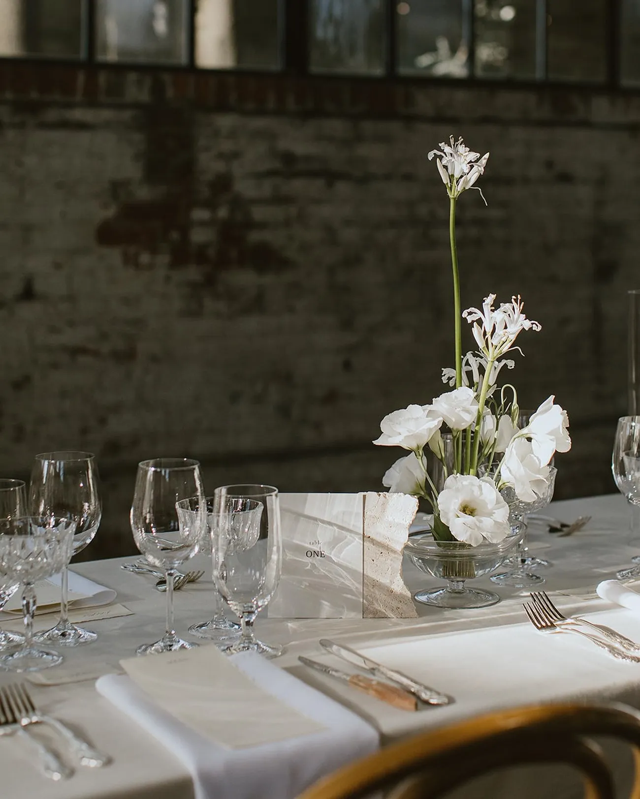 minimalist wedding table decoration ideas on a budget