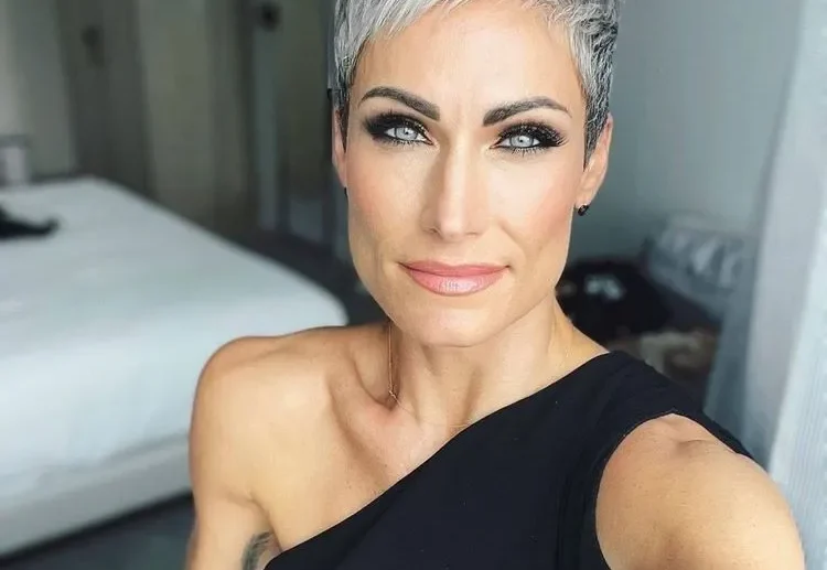 salt and pepper pixie hairstyles trendy short haircuts