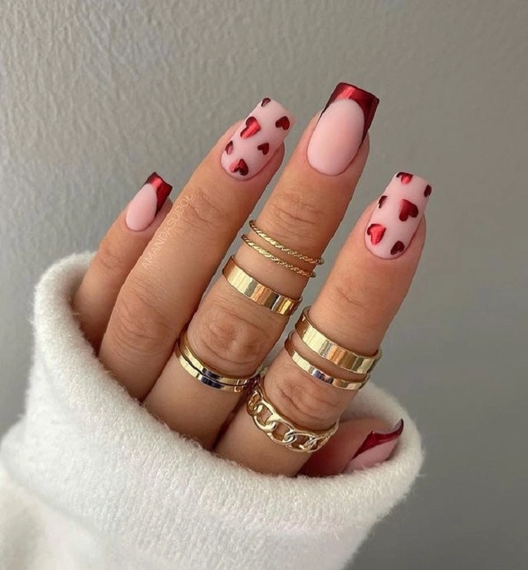valentines's day matte manicure idea