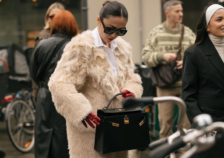 10 Street Style Looks from London Fashion Week We Can’t Wait to Recreate