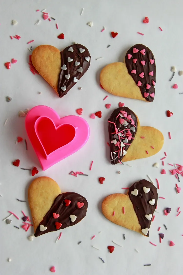 valentines day cookie decorating ideas with chocolate ganache