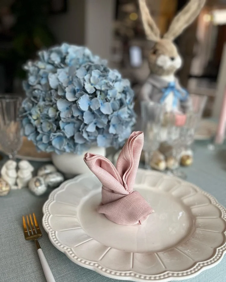 adorable bunny table napkins decor idea