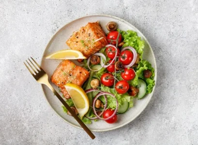 atlantic diet meal salmon salad fresh veg