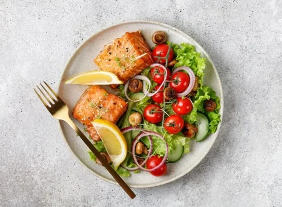 atlantic diet meal salmon salad fresh veg