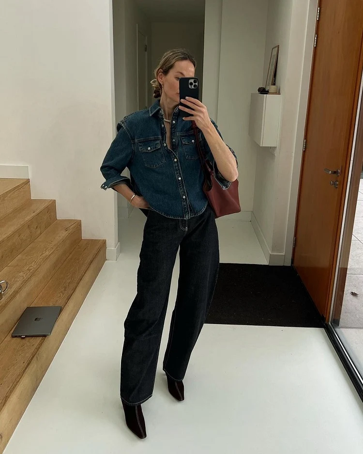 casual outing outfit with barrel leg jeans