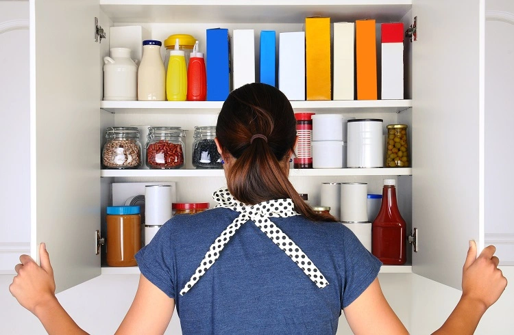 how to organize cans in pantry guide