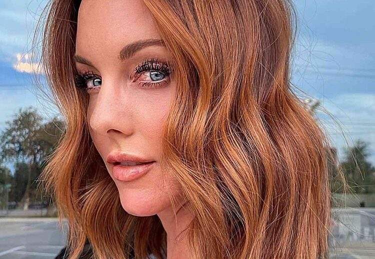 lob haircut 2024 rusty rich auburn hair color woman hairstyle trends