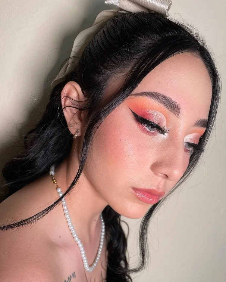 peach tones peach fuzz instagram makeup