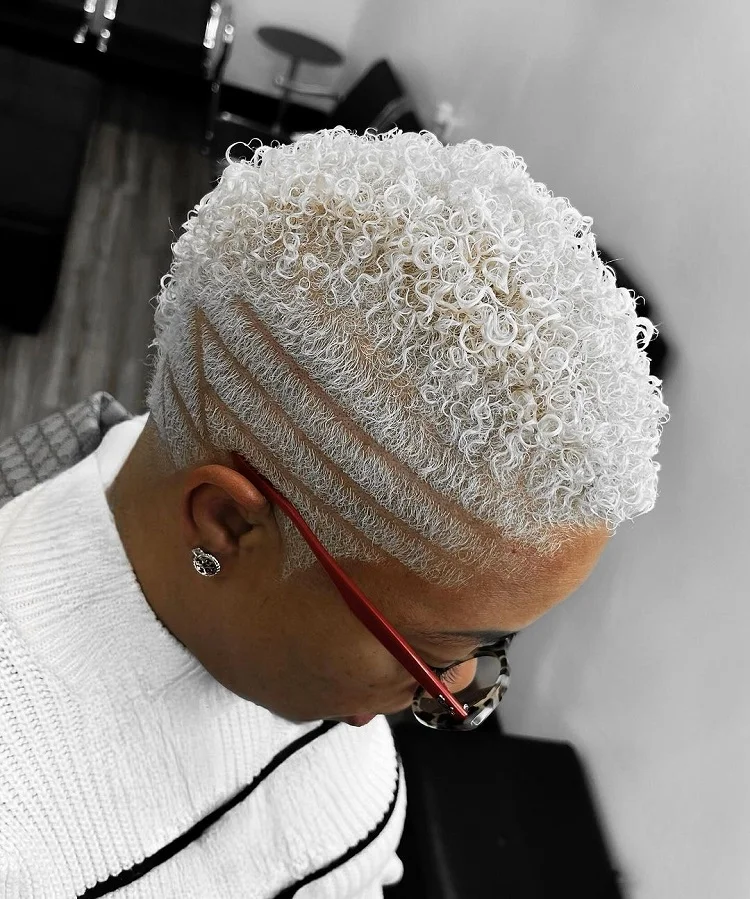 stylish short spiky haircut for black women over 60